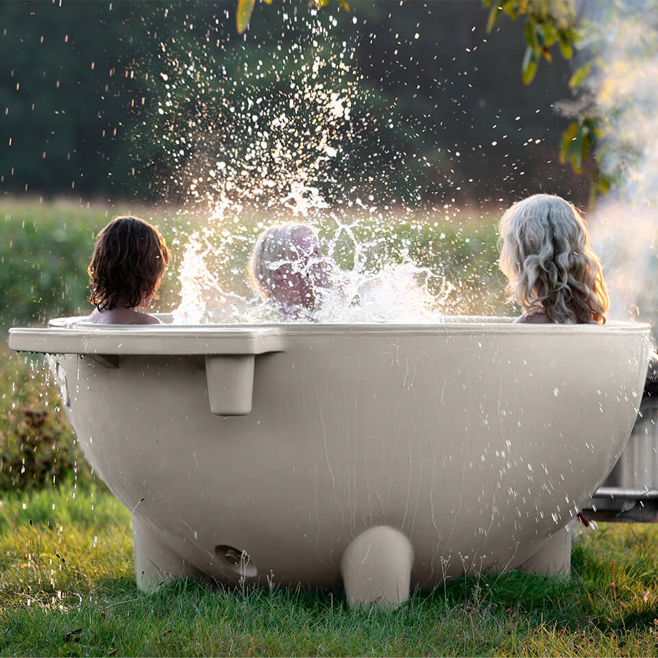 Weltevree Wood Fired Hot Tub Bushgear
