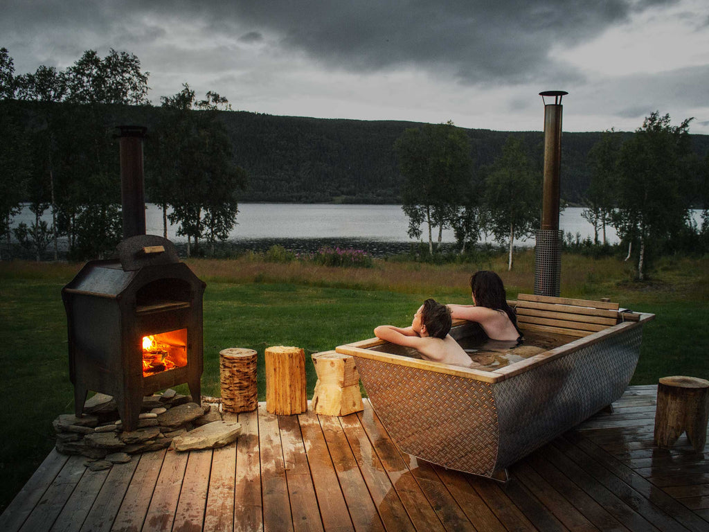 Bohemen a wood fired hot tub made from aluminum and oak - Hikki – Bushgear