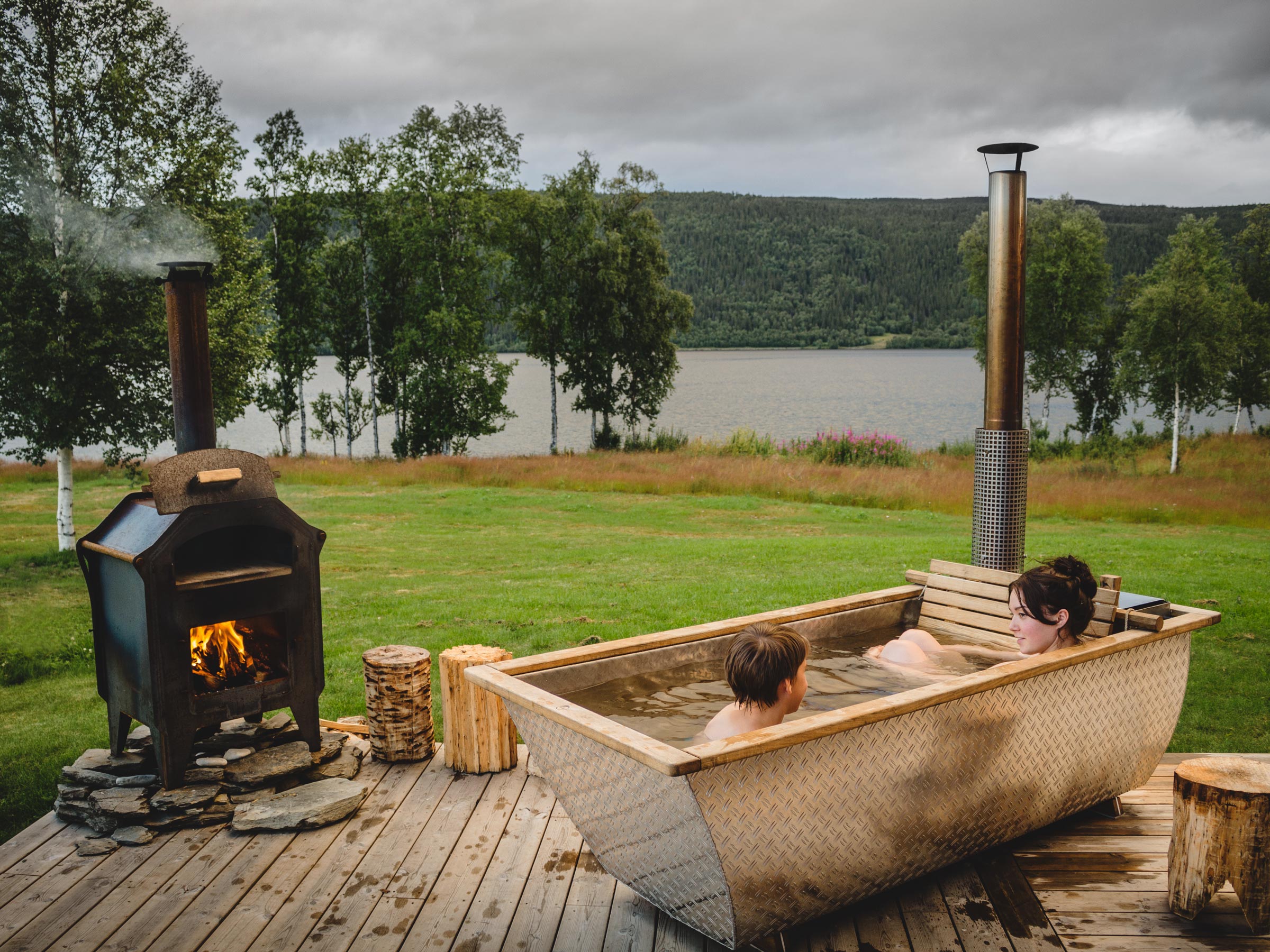Bohemia Outdoor Heated Hot Tub by Hikki of Sweden